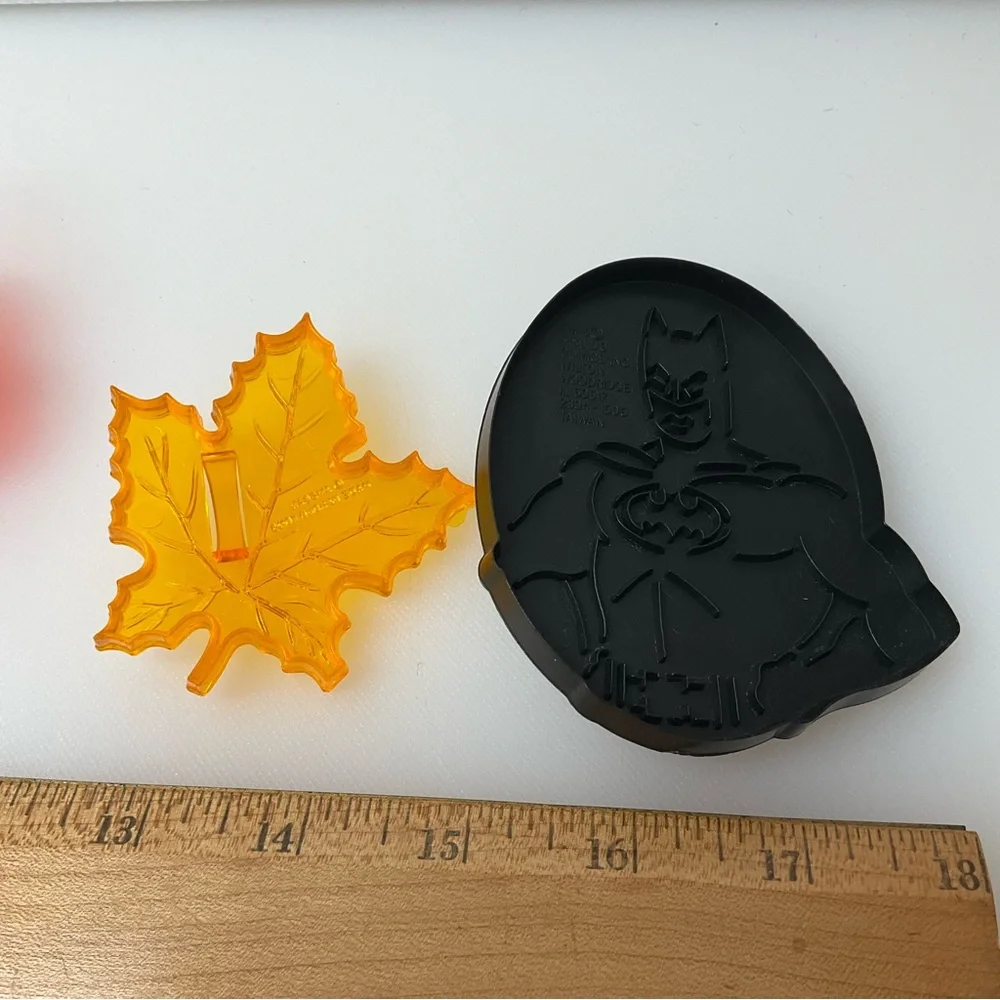 VINTAGE Cookie Cutters DC Comics Batman 1989 Rice Krispies Fall Shamrock Batman